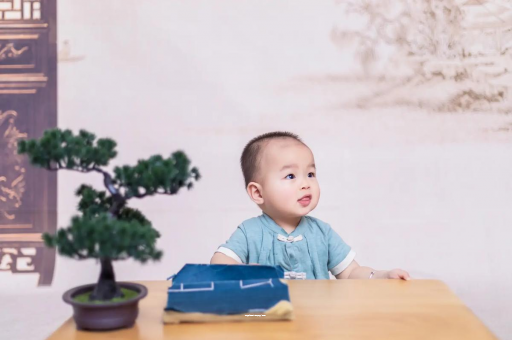 河北宝宝眼屎多是什么原因